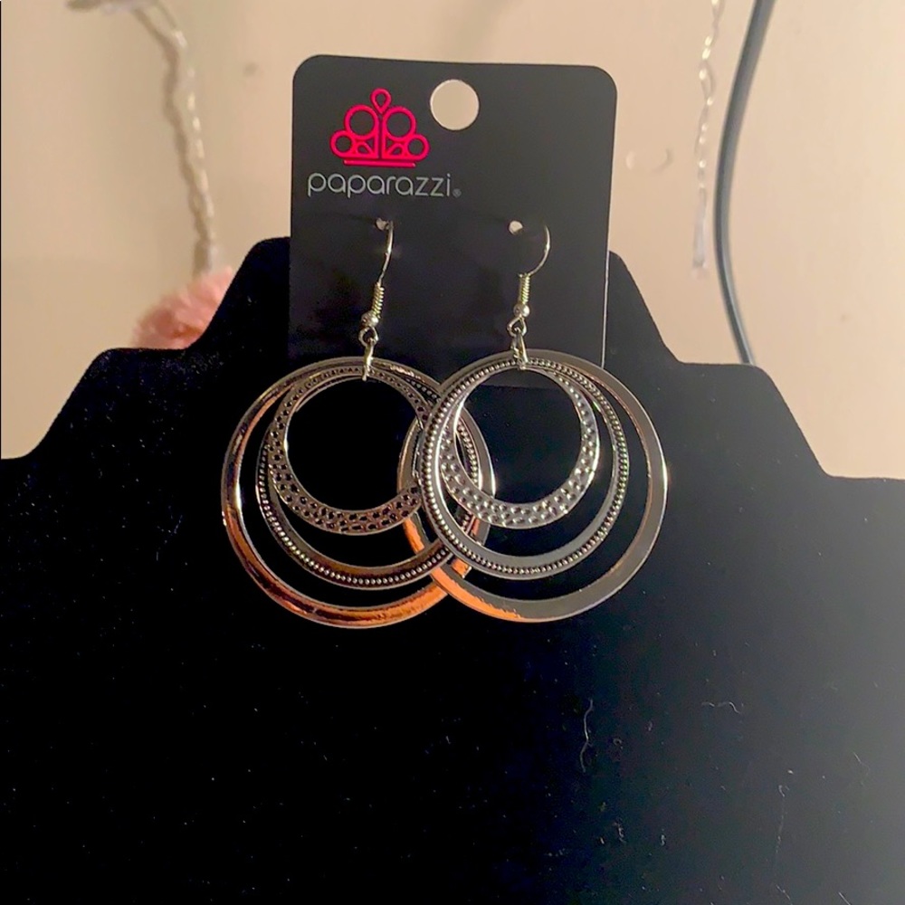 Layered silver earrings ✨